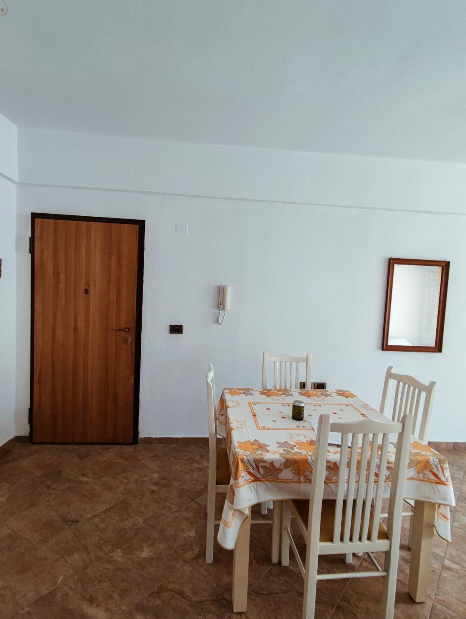 El Rio Apartments ساراندا الغرفة الصورة
